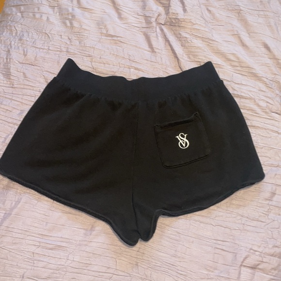 Victoria Secret On Point shorts. Size Large - Picture 1 of 5